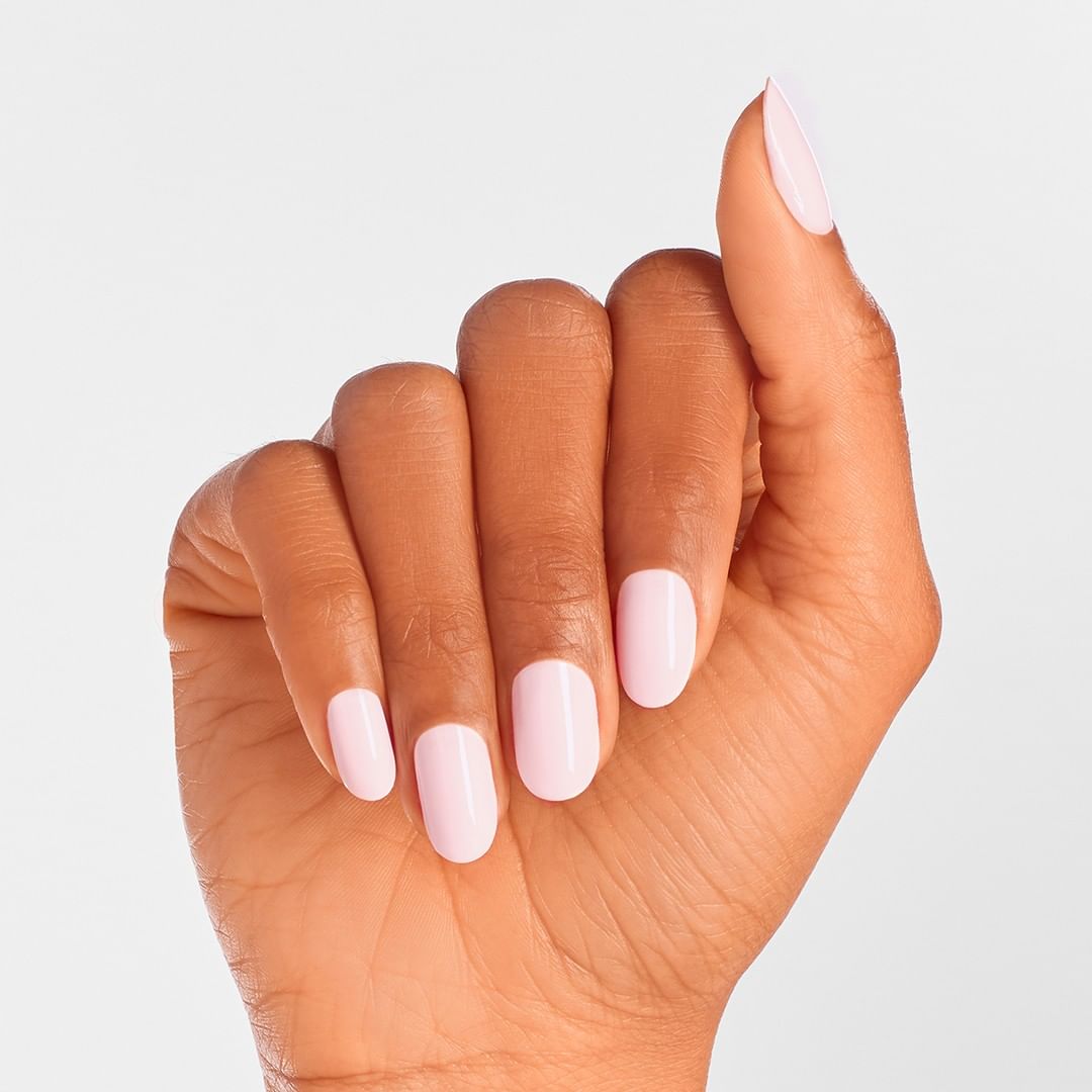 Fall Beauty Trend: Pastel Nails Camila Coelho