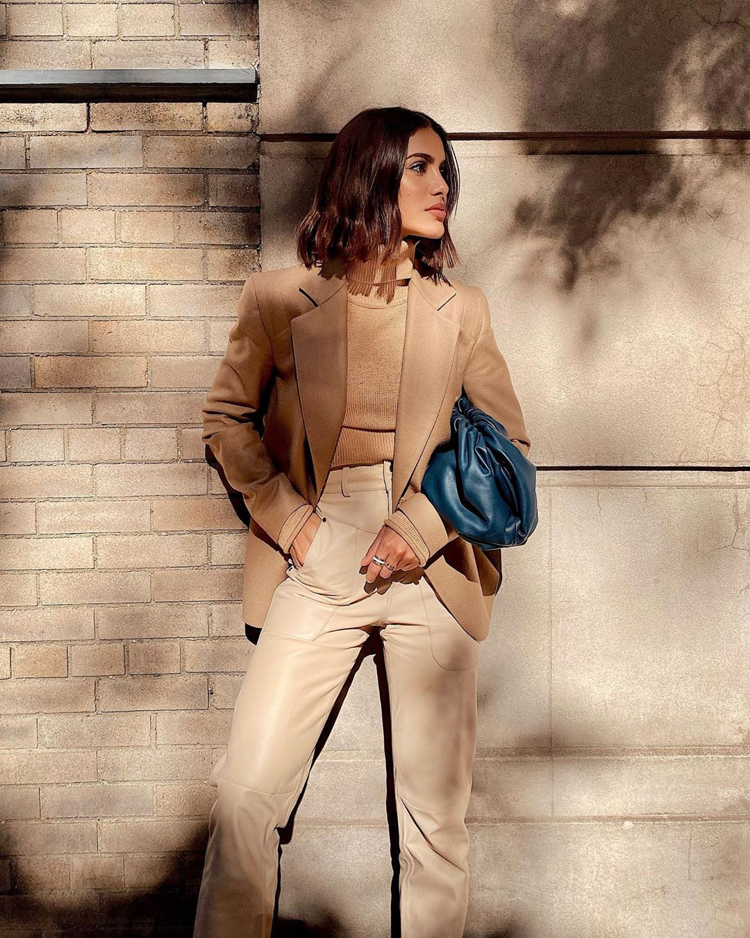 How to Wear the Supersize Bag Trend Camila Coelho