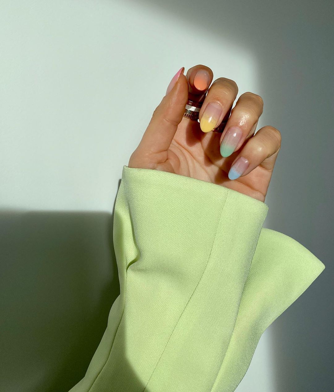 Spring Beauty Trend: Rainbow Nails Camila Coelho