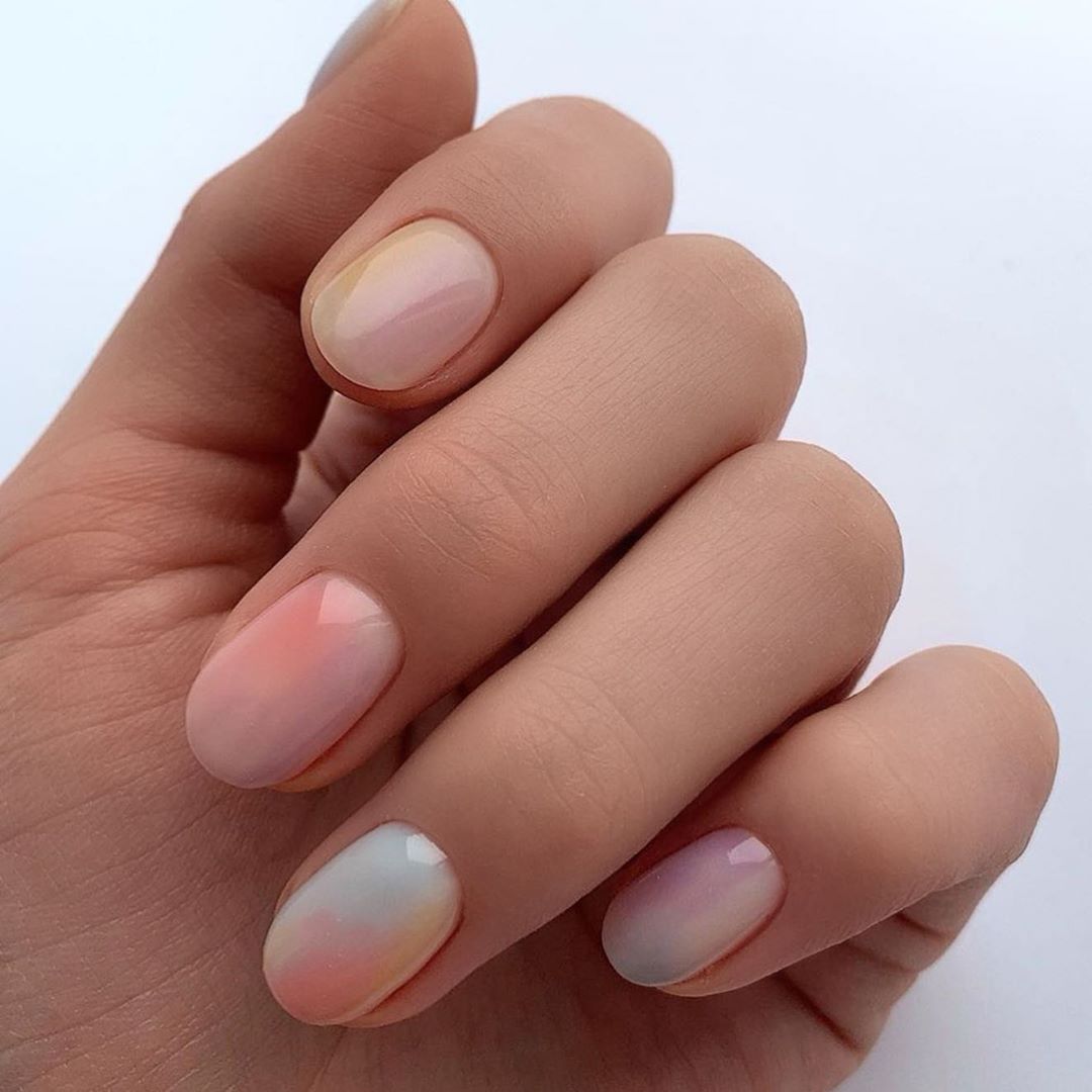 Spring Beauty Trend: Rainbow Nails Camila Coelho