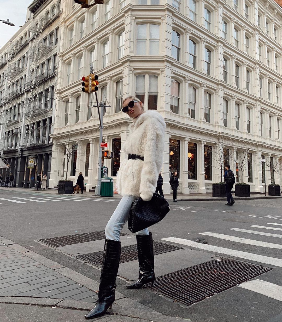 How to Wear the Supersize Bag Trend Camila Coelho