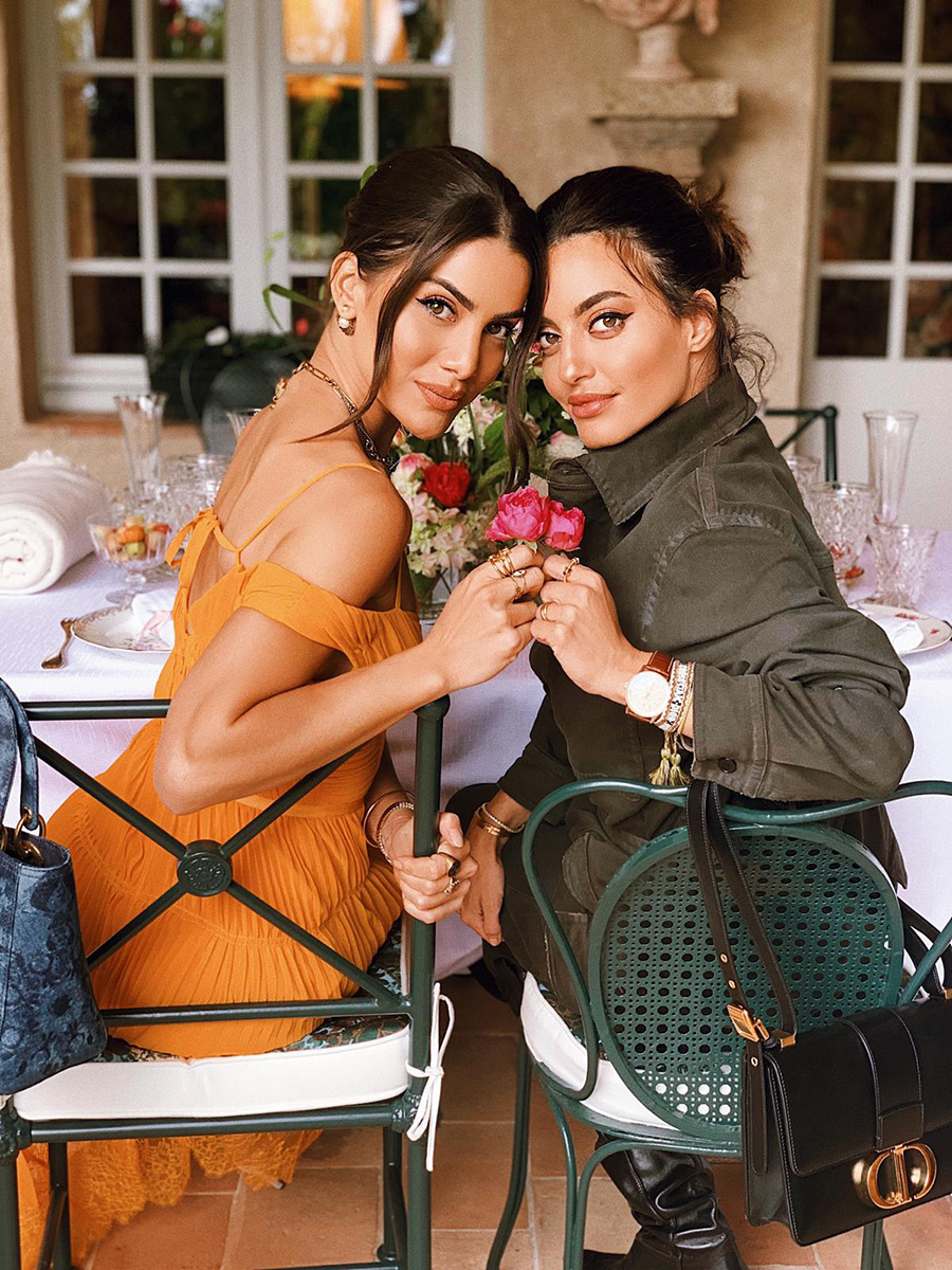 Look- laranja e plissados camila coelho